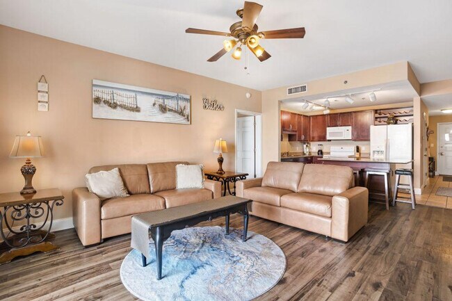 Building Photo - 9860 S Thomas Dr