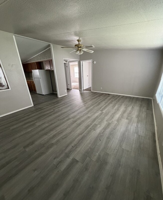 Building Photo - 3 Bedroom, 2 Bath In Stonewall