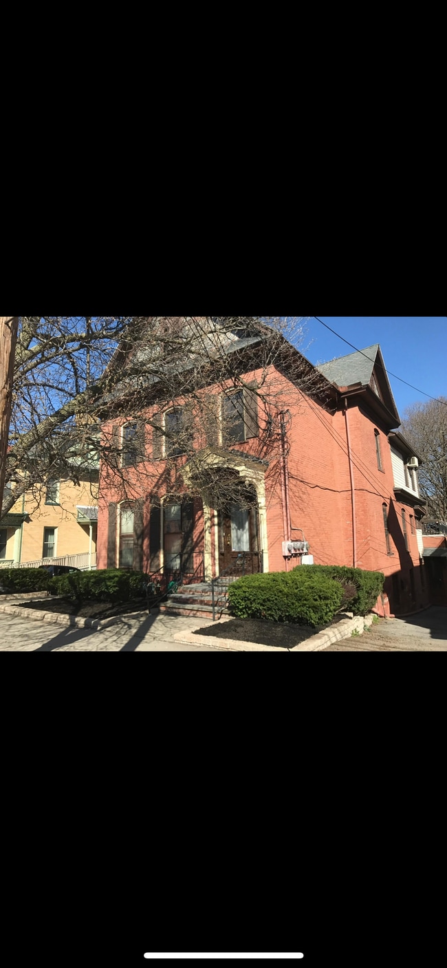 Building Photo - 86 Front St