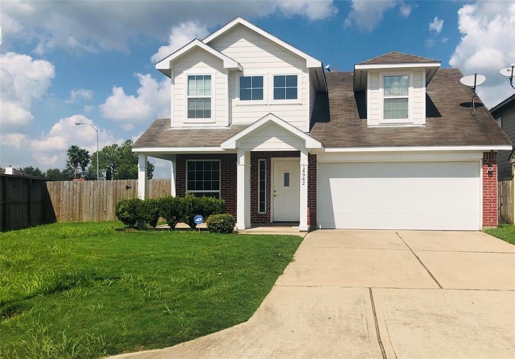 Primary Photo - 14942 Gray Ridge Dr