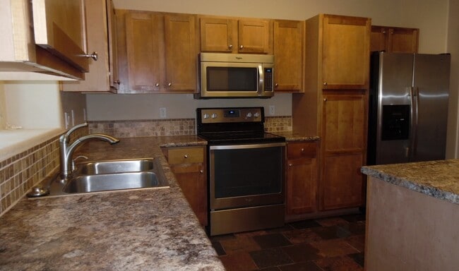 Building Photo - 7105 Ash Creek Heights
