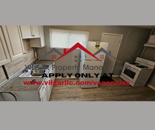 Building Photo - 3 bed, 1 bath, slab home in Gary, IN