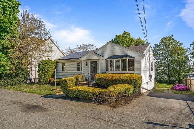 Photo - 60 Hopkins St House