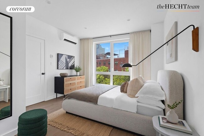 Building Photo - 1 Putnam Ave