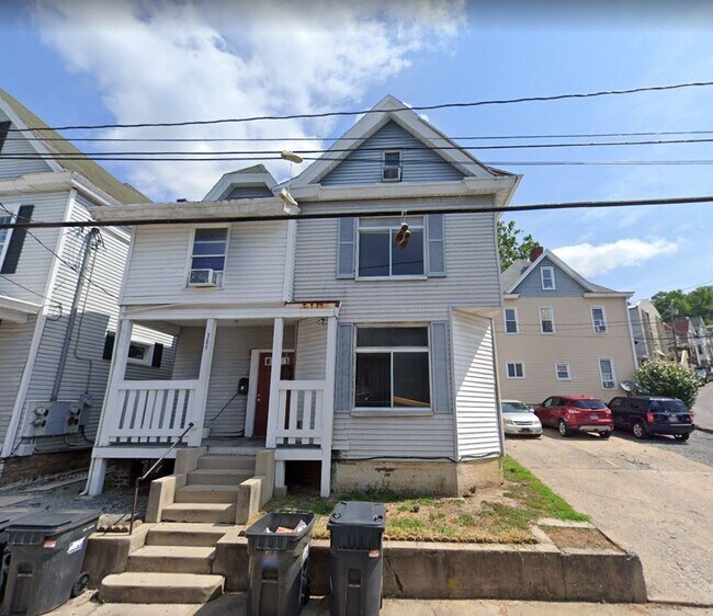 Foto del edificio - 385 Forest Ave