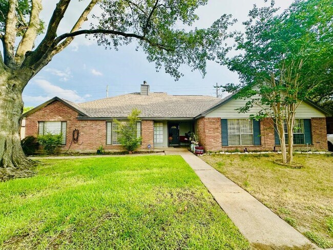 Foto del edificio - 19323 Lazy Valley Dr