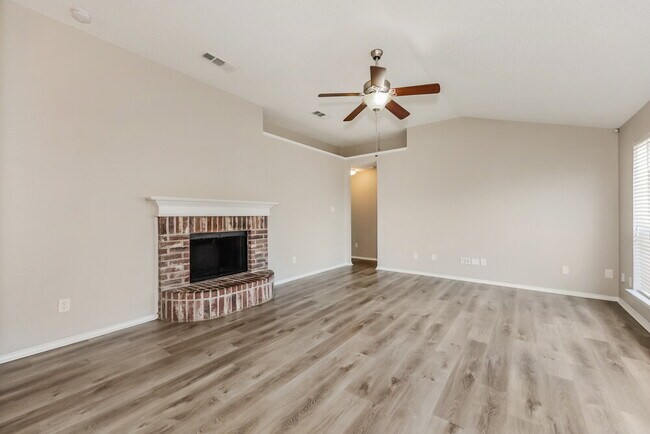 Building Photo - 5904 Heatherglen Terrace