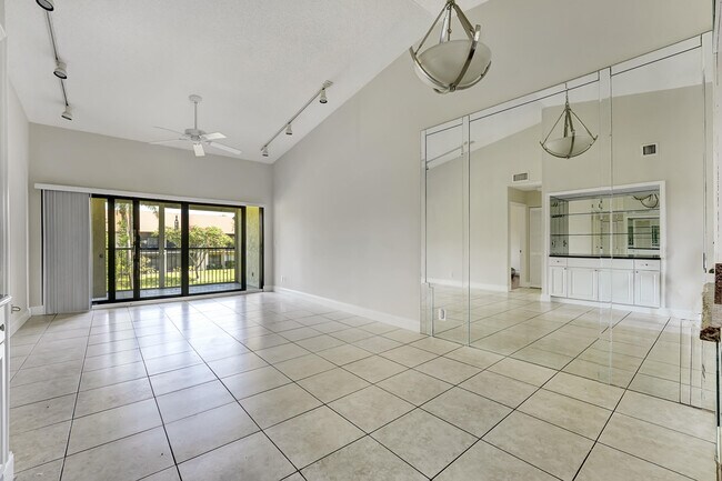 Foto del edificio - 2315 SW 15th St