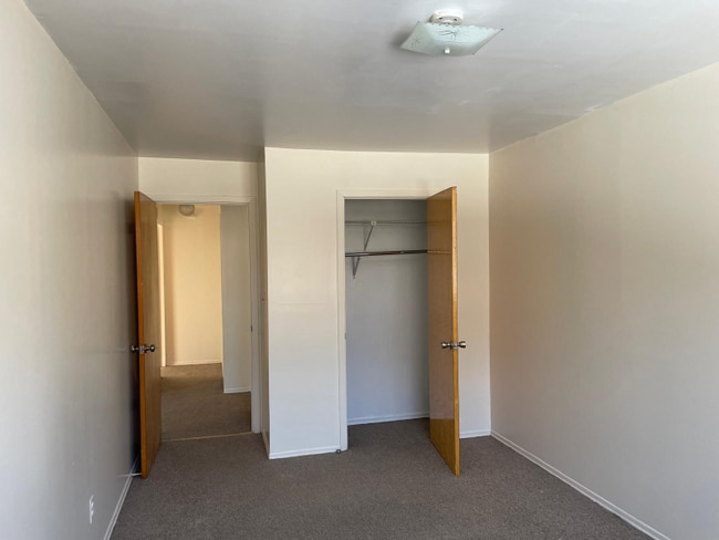 Building Photo - 76-15 166th St