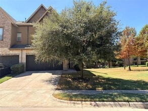 Building Photo - 950 Brook Forest Ln