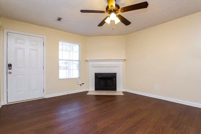 Foto del edificio - 4735 Saddleridge Rd