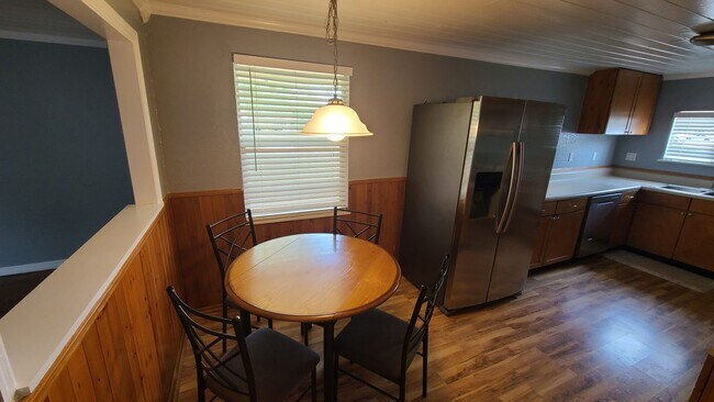 Foto del edificio - Charming 3 Bedroom 1 Bath Home with Spacious Yard ~ No HOA
