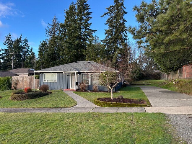 Foto del edificio - Walkable to Silas High School