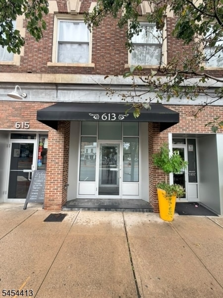 Building Photo - 613 Bloomfield Ave