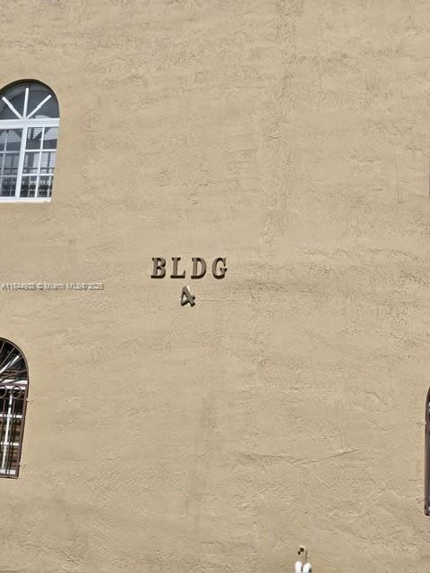 Foto del edificio - 8851 NW 119th St