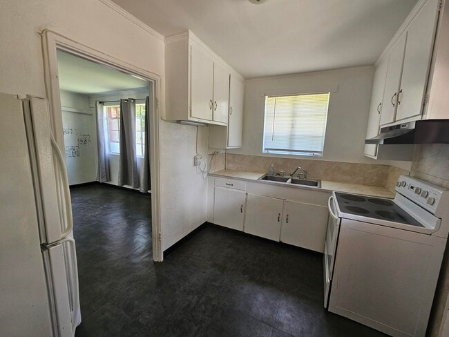 Building Photo - 289 Oak Ln