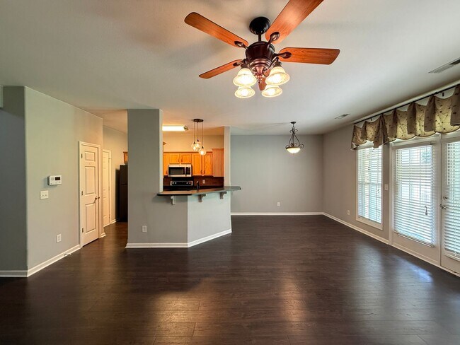 Foto del edificio - 5994 Fox Point Cir