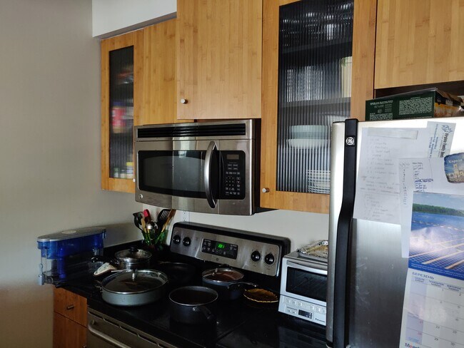 kitchen - 1421 Lombardy Aly