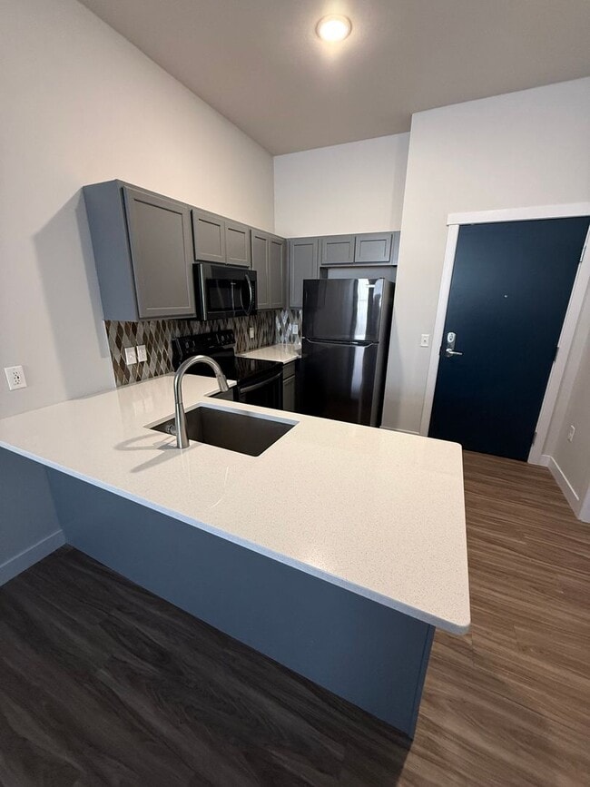 Interior Photo - Seven1Five