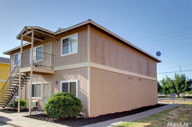 Building Photo - 2767 Meadowview Rd