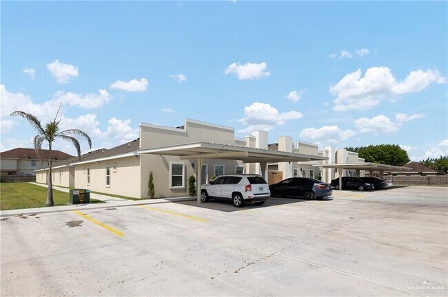 Building Photo - 1601 W Hyatt Ave