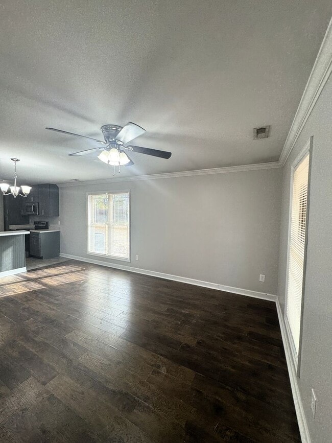 Foto del edificio - 127 Hedge Ln