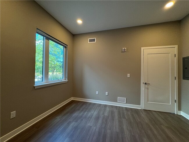 Foto del edificio - 625 S Goodman St