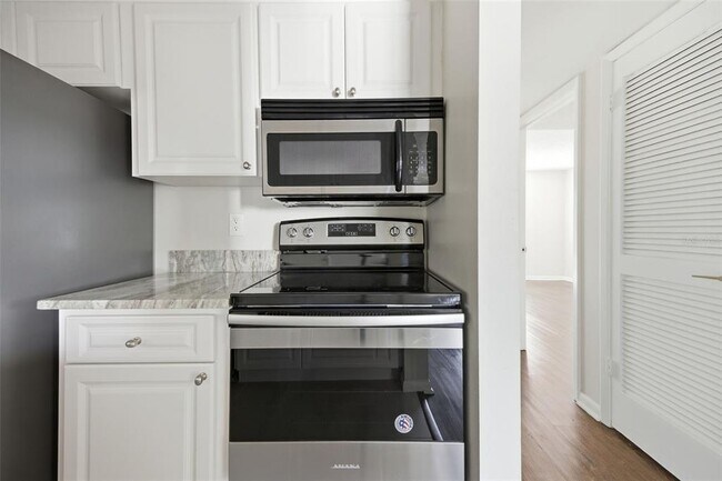 Foto del edificio - 3102 W Horatio St