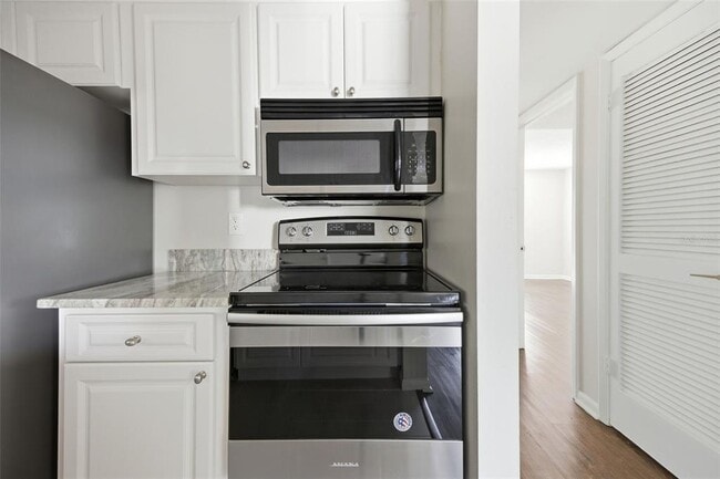 Building Photo - 3102 W Horatio St