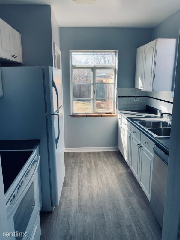 Building Photo - 2 br, 2 bath Townhome - 765 Forest St