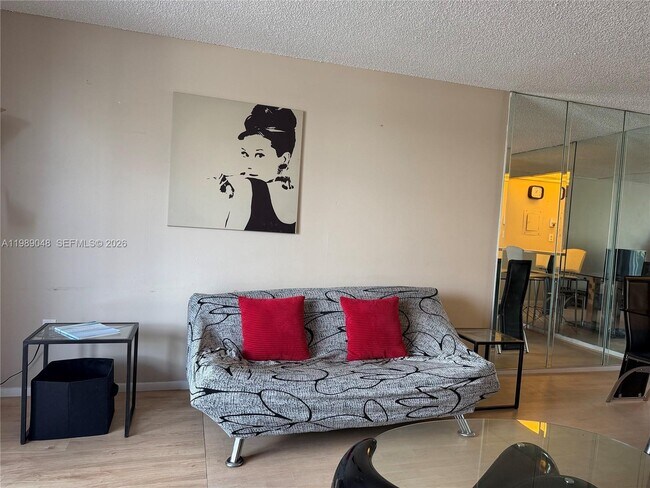 Foto del edificio - 16851 NE 23rd Ave