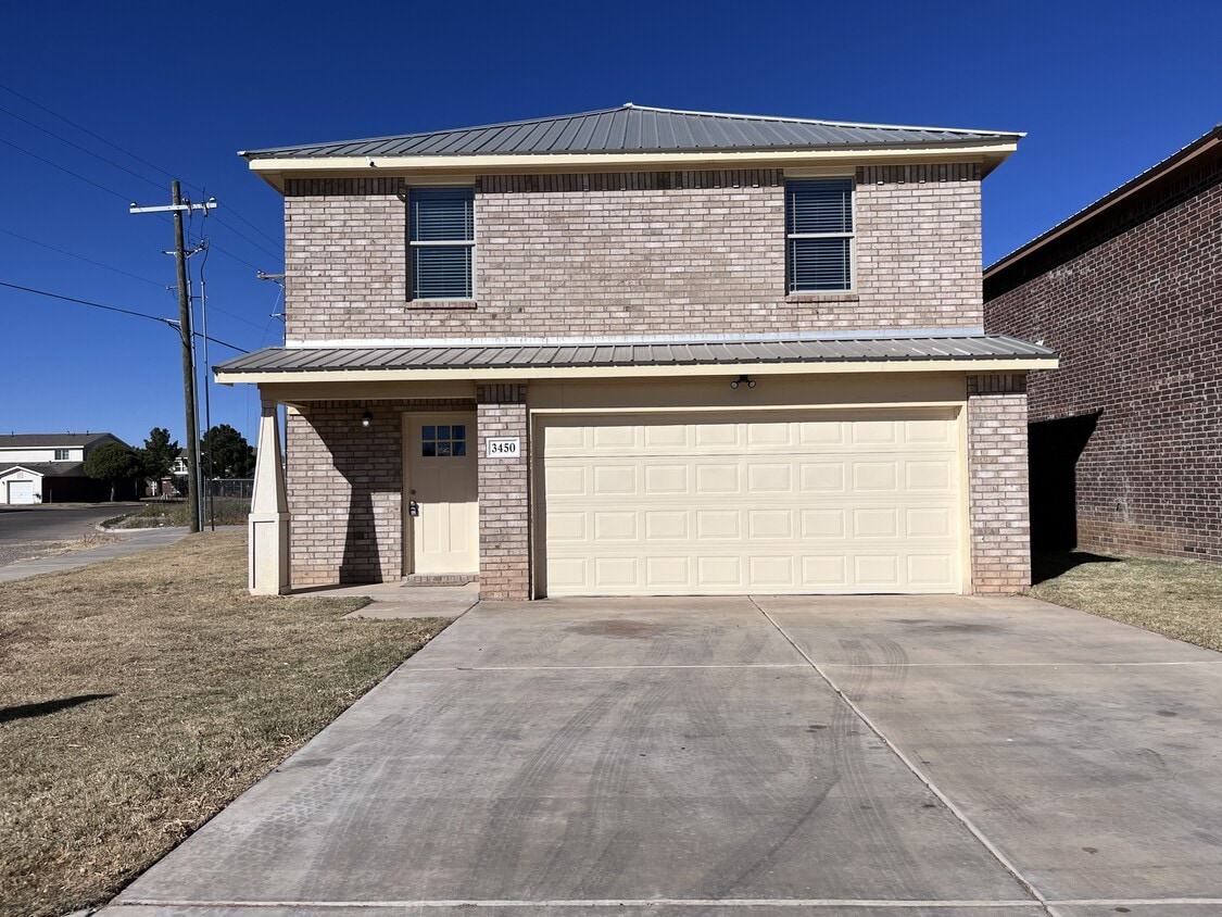 Foto principal - 3450 Itasca St