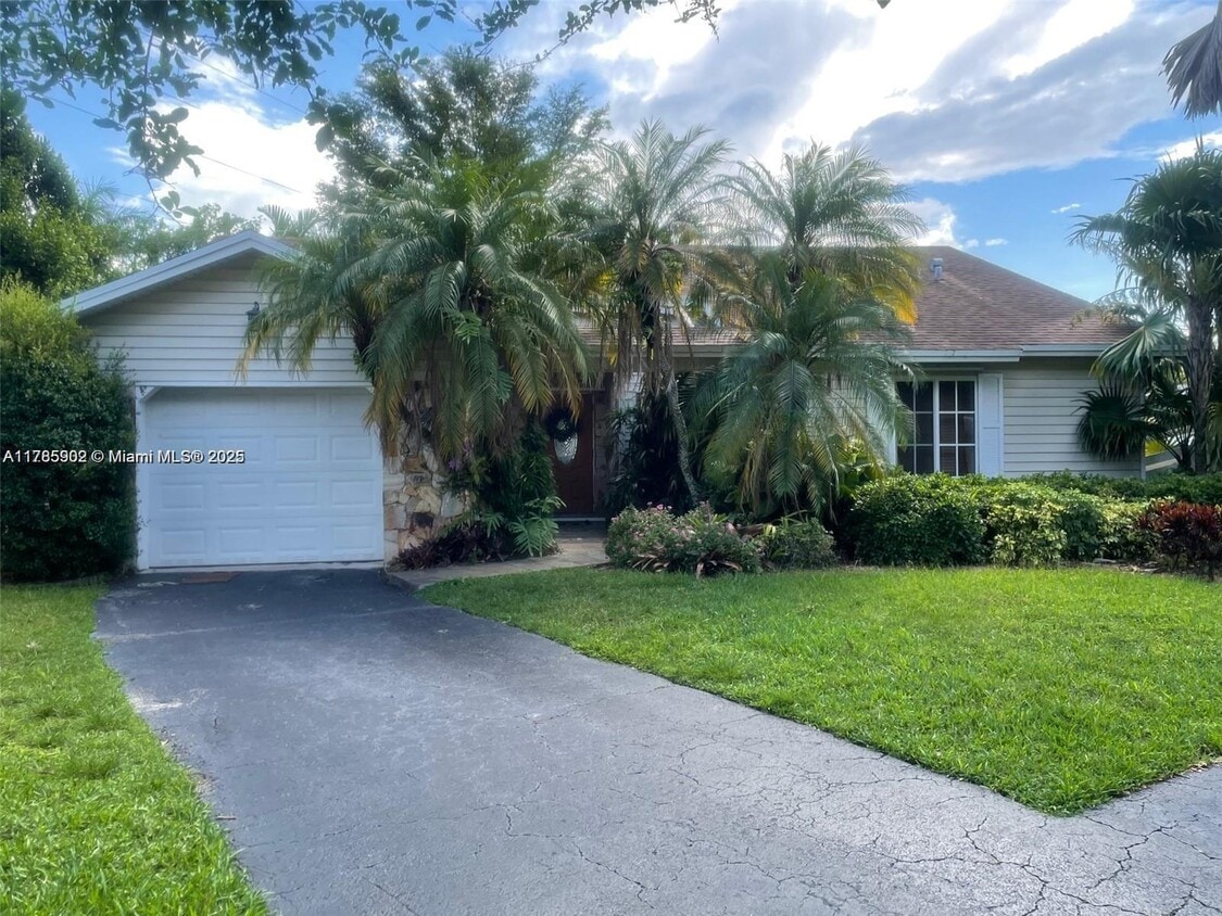Primary Photo - 15156 SW 142nd Ct