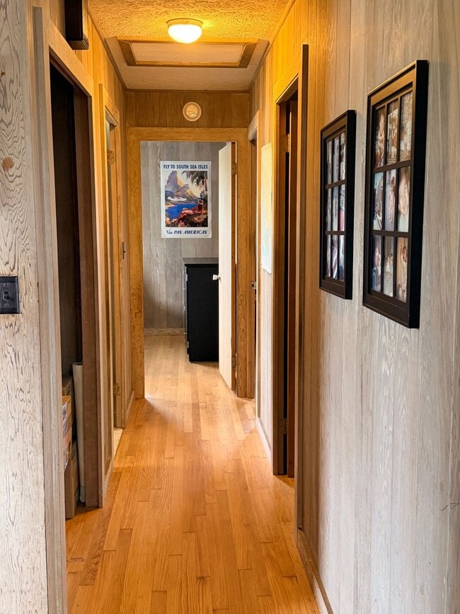 Building Photo - Waiakea Uka Home