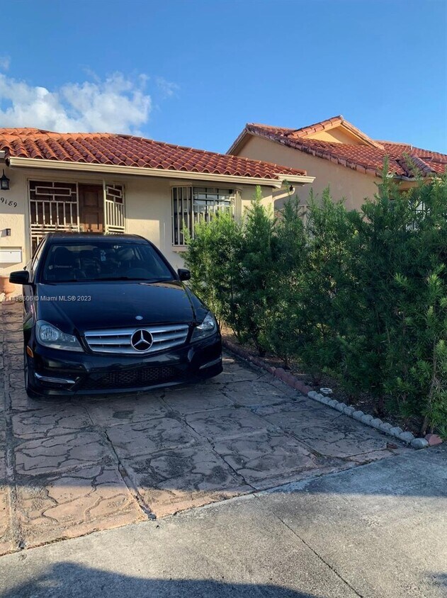 Foto del edificio - 9189 NW 113th St