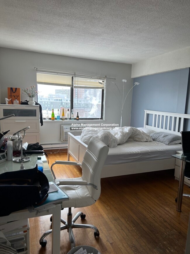 Building Photo - 1110 Commonwealth Ave