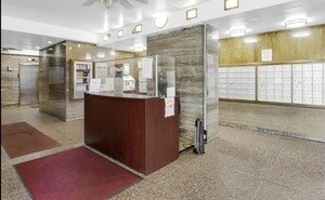 Building Photo - 7337 S South Shore Dr