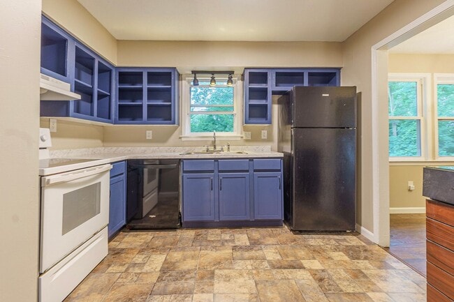 Foto del edificio - 4BR/1.5BA split-level in Grandview Heights