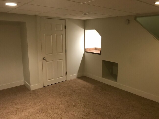 Foto del edificio - 4604 Moffett Rd NW