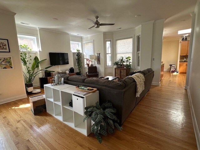 Foto del edificio - 4038 N Clarendon Ave