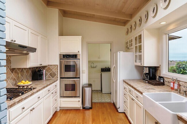 Building Photo - 3 br, 2 bath House - 3856 Reef Break