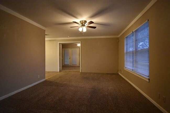 Building Photo - 110 Loy Dr