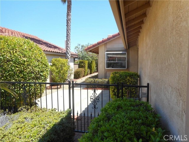 Building Photo - 27074 Rangewood St