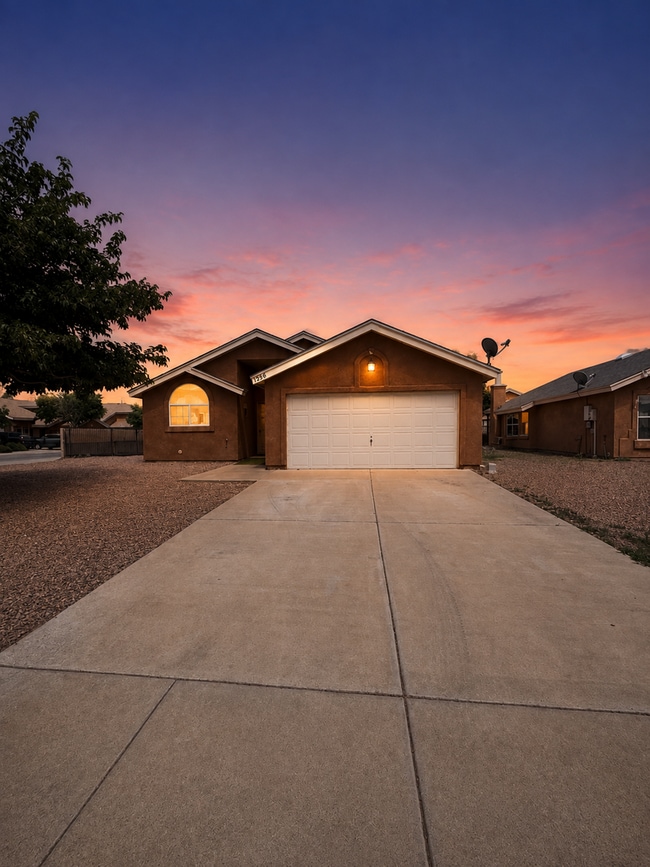 Building Photo - 1326 Magoffin Pl