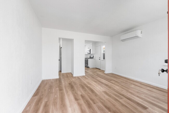 Building Photo - 44945 Trevor Ave