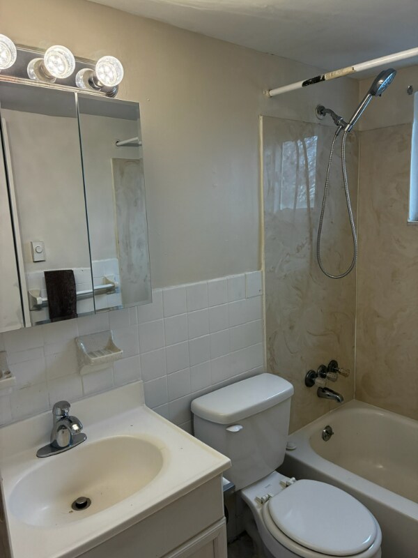 Foto del edificio - 728 Ohio Pike