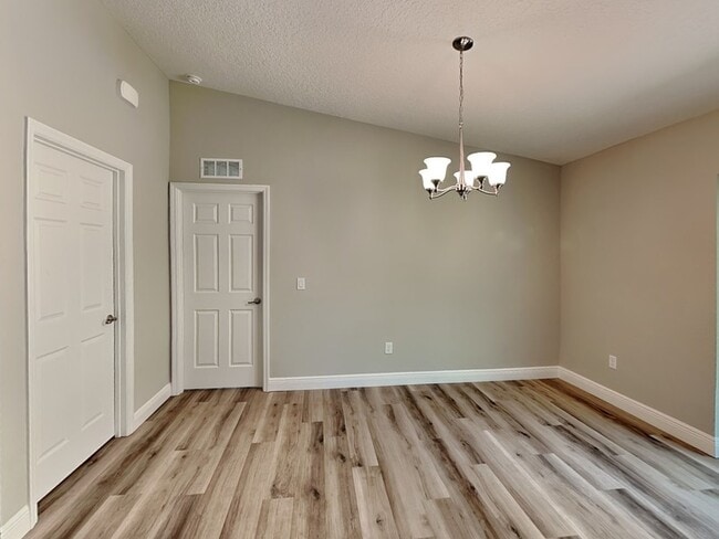 Foto del edificio - 1866 W Hialeah Dr