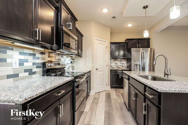 Foto del edificio - 1136 Eagles Nest Ln