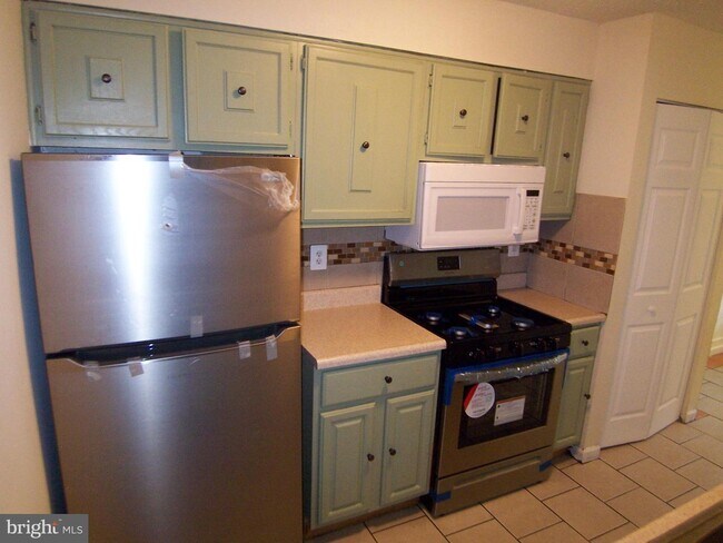 Foto del edificio - 1711 Fountain Rock Way