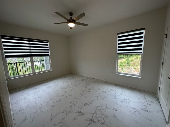 Interior Photo - Hampton Astoria